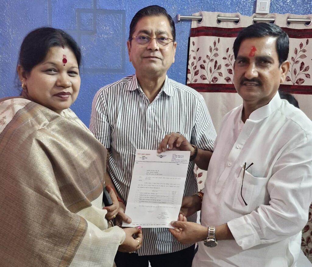 संवरेगा शक्ति शहर, रंग लाएगी नगर पालिका अध्यक्ष की पहल- शक्ति शहर विकास के लिए नगर पालिका अध्यक्ष श्यामसुंदर अग्रवाल ने करी मोदी सरकार के शहरी विकास मंत्री तोखन साहू से मुलाकात,शक्ति प्रवास के दौरान सांसद जी की उपस्थिति में नगर पालिका अध्यक्ष एवं मंत्री जी की हुई मुलाकात, मंत्री जी ने दिया आश्वासन, सांसद जी ने भी कहा- शक्ति शहर विकास हमारी प्राथमिकता संवरेगा शक्ति शहर, रंग लाएगी नगर पालिका अध्यक्ष की पहल- शक्ति शहर विकास के लिए नगर पालिका अध्यक्ष श्यामसुंदर अग्रवाल ने करी मोदी सरकार के शहरी विकास मंत्री तोखन साहू से मुलाकात,शक्ति प्रवास के दौरान सांसद जी की उपस्थिति में नगर पालिका अध्यक्ष एवं मंत्री जी की हुई मुलाकात, मंत्री जी ने दिया आश्वासन, सांसद जी ने भी कहा- शक्ति शहर विकास हमारी प्राथमिकता kshititech