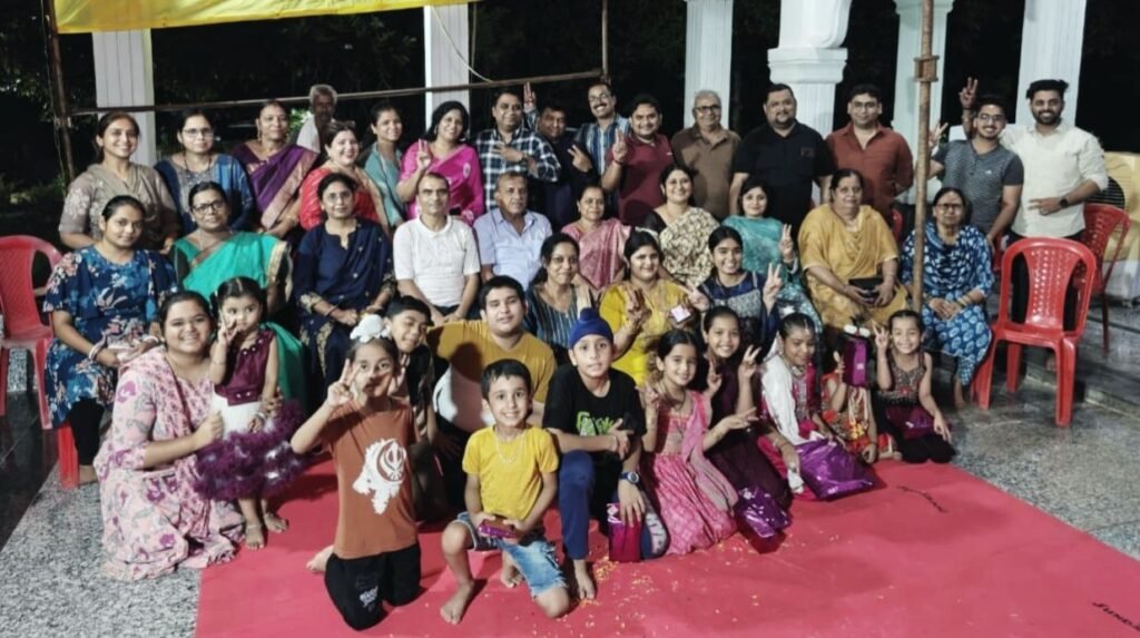 रायपुर के किंग्स टाउन सोसायटी डूडा में मची है गणपति महोत्सव की धूम, प्रतिदिन पूजा अर्चना के साथ ही हो रहे विभिन्न आयोजन, शहर की आलीशान सोसाइटी है किंग्स टाउन, समिति के सदस्य अमित गौतम ने कहा- प्रथम वर्ष में ही समिति के नागरिकों की आस्था अकल्पनीय kshititech