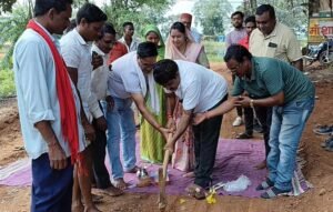 बाराद्वार के पलाड़ी कला से मेंन रोड तक नई सीसी रोड निर्माण का काम हुआ प्रारंभ,30 अगस्त को नेता प्रतिपक्ष महंत के प्रयासों से मिली स्वीकृति पर जनप्रतिनिधियों ने किया भूमि पूजन, पूर्व मंडी अध्यक्ष एवं विधायक प्रतिनिधि रूपनारायण साहू ने कहा- शक्ति विधानसभा के विकास को महंत जी के प्रयासों से मिल रही गति बाराद्वार के पलाड़ी कला से मेंन रोड तक नई सीसी रोड निर्माण का काम हुआ प्रारंभ,30 अगस्त को नेता प्रतिपक्ष महंत के प्रयासों से मिली स्वीकृति पर जनप्रतिनिधियों ने किया भूमि पूजन, पूर्व मंडी अध्यक्ष एवं विधायक प्रतिनिधि रूपनारायण साहू ने कहा- शक्ति विधानसभा के विकास को महंत जी के प्रयासों से मिल रही गति kshititech