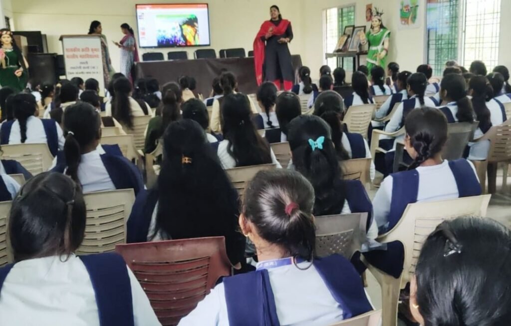 महिला उत्पीड़न एवं निवारण पर जागरूकता सेमिनार का आयोजन, शक्ति जिले के अग्रणी शासकीय क्रांति कुमार महाविद्यालय ने करी पहल, डॉ शकुंतला राज ने पावर प्रजेंटेशन के माध्यम से दी जानकारी महिला उत्पीड़न एवं निवारण पर जागरूकता सेमिनार का आयोजन, शक्ति जिले के अग्रणी शासकीय क्रांति कुमार महाविद्यालय ने करी पहल, डॉ शकुंतला राज ने पावर प्रजेंटेशन के माध्यम से दी जानकारी kshititech