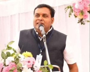 जांजगीर के अमर सुल्तानिया प्रदेश के मुख्यमंत्री एवं भाजपा अध्यक्ष के हाथों हुए सदस्यता श्री सम्मान से सम्मानित, अमर ने कहा- मुझको मिला यह सम्मान पूरे जिले के कार्यकर्ताओं को समर्पित, 25 वर्षों से भाजपा में सक्रिय कार्यकर्ता के रूप में काम कर रहे हैं सुल्तानिया,3321 सदस्य बनाकर सर्वश्रेष्ठ जिला संयोजक के रूप में दिया अपना योगदान जांजगीर के अमर सुल्तानिया प्रदेश के मुख्यमंत्री एवं भाजपा अध्यक्ष के हाथों हुए सदस्यता श्री सम्मान से सम्मानित, अमर ने कहा- मुझको मिला यह सम्मान पूरे जिले के कार्यकर्ताओं को समर्पित, 25 वर्षों से भाजपा में सक्रिय कार्यकर्ता के रूप में काम कर रहे हैं सुल्तानिया,3321 सदस्य बनाकर सर्वश्रेष्ठ जिला संयोजक के रूप में दिया अपना योगदान kshititech