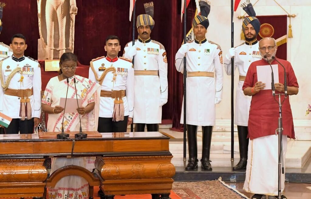 भारत के 15वें उपराष्ट्रपति के रूप C P राधाकृष्णन ने ली शपथ, राष्ट्रपति द्रोपती देवी मुर्मू ने दिलाई शपथ kshititech