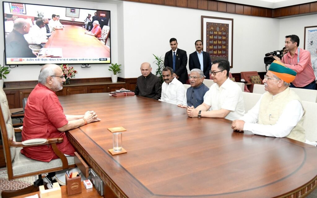 भारत के 15वें उपराष्ट्रपति के रूप C P राधाकृष्णन ने ली शपथ, राष्ट्रपति द्रोपती देवी मुर्मू ने दिलाई शपथ kshititech