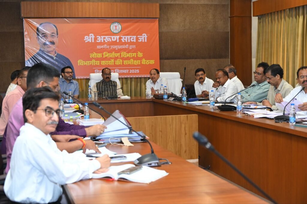 बारिश के बाद जर्जर सड़कों का तेजी से होगा मरम्मत कार्य, लोक निर्माण मंत्री अरुण साव ने ली बैठक, 60000 मेगावाट बिजली उत्पादन करेगा छत्तीसगढ़,मुख्यमंत्री साय ने कहीं बड़ी बात kshititech