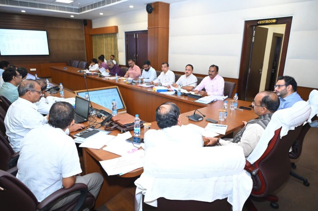 बारिश के बाद जर्जर सड़कों का तेजी से होगा मरम्मत कार्य, लोक निर्माण मंत्री अरुण साव ने ली बैठक, 60000 मेगावाट बिजली उत्पादन करेगा छत्तीसगढ़,मुख्यमंत्री साय ने कहीं बड़ी बात kshititech