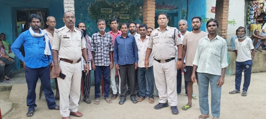 SP अंकिता शर्मा के निर्देशन में शक्ति जिले में पुलिस गांव-गांव में निकाल रही विश्वास यात्रा,आम जनता को जागरूकता के साथ ही संवाद स्थापित करने एवं पुलिस के प्रति विश्वास की भावना को मजबूत करने में जुटी है पुलिस, स्थानीय परिस्थितियों से भी अवगत हो रही पुलिस kshititech