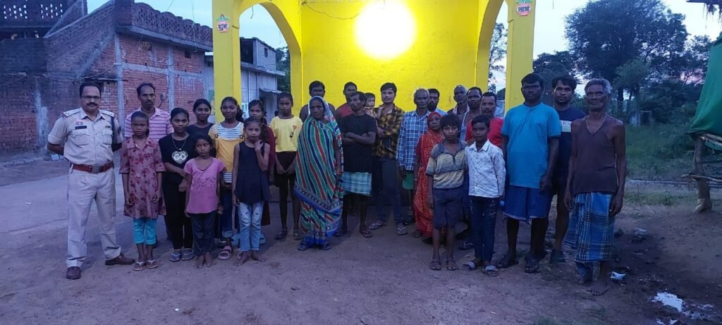 SP अंकिता शर्मा के निर्देशन में शक्ति जिले में पुलिस गांव-गांव में निकाल रही विश्वास यात्रा,आम जनता को जागरूकता के साथ ही संवाद स्थापित करने एवं पुलिस के प्रति विश्वास की भावना को मजबूत करने में जुटी है पुलिस, स्थानीय परिस्थितियों से भी अवगत हो रही पुलिस kshititech