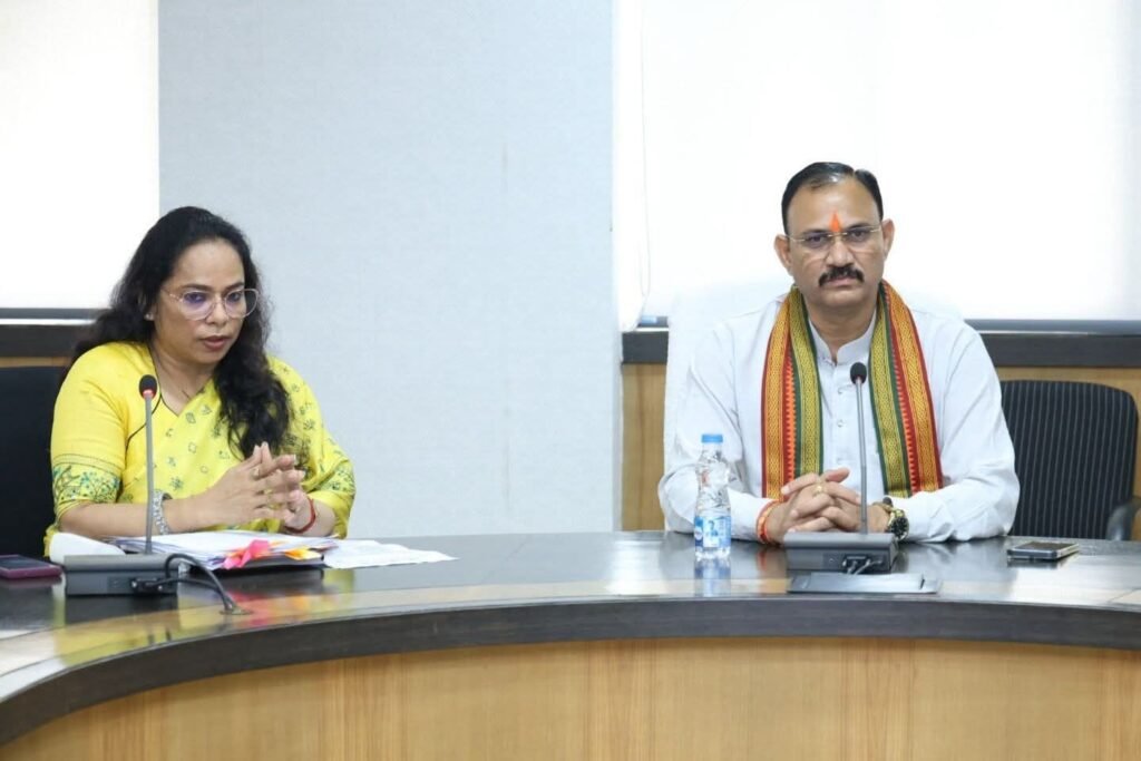 गुणवत्तापूर्ण, सुलभ स्वास्थ्य सुविधा- सरकारी अस्पताल भी अब नजर आएंगे सुपर स्पेशलिटी हॉस्पिटल की तरह,12 सितंबर को स्वास्थ्य मंत्री श्याम बिहारी जायसवाल ने ली बैठक kshititech