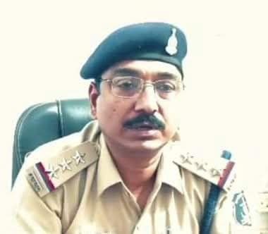अवैध शराब के कारोबारियो पर हसौद पुलिस की ताड़ बतोड़ कारवाई, TI नरेंद्र यादव की सक्रियता से 102 लीटर शराब के साथ 07 आरोपियों को किया गया गिरफ्तार, दो मोटरसाइकिल में भी हुई जब्त, एसपी मैडम के दिशा निर्देशन में टीआई साहब लगातार कर रहे कारवाई, अवैध शराब कारोबारियो में मचा हड़कंप, शक्ति जिले की अंतिम छोर पर स्थित है हसौद kshititech