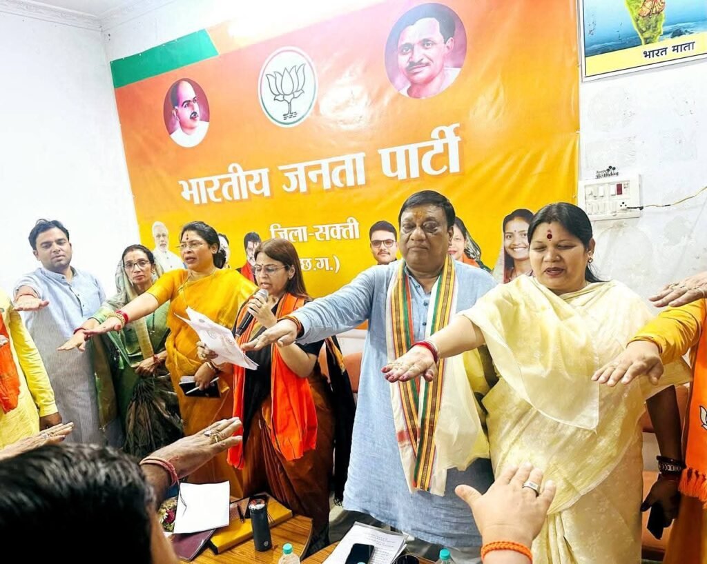 जीएसटी रिफॉर्म मोदी सरकार का ऐतिहासिक निर्णय- नारायण चंदेल, शक्ति के जिला भाजपा कार्यालय में आयोजित हुई जीएसटी पर बड़ी कार्यशाला, सांसद, पूर्व महिला आयोग अध्यक्ष सहित भाजपा के दिग्गज नेता रहे मौजूद kshititech