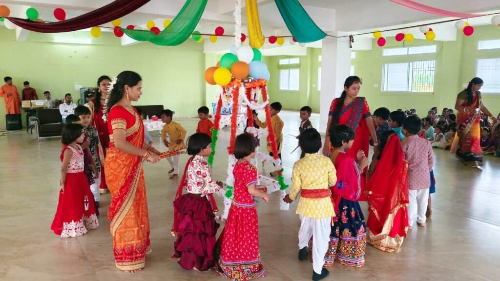 रंगारंग गरबा डांडिया कार्यक्रम सम्पन्न हुआ चंद्रहासिनी विद्यापीठ मिरौनी चंद्रपुर में रंगारंग गरबा डांडिया कार्यक्रम सम्पन्न हुआ चंद्रहासिनी विद्यापीठ मिरौनी चंद्रपुर में kshititech