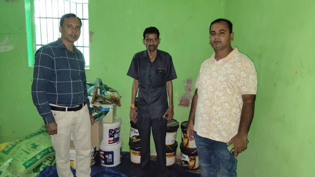 शक्ति जिले के साराडीह में कृषि विभाग ने फिर की खाद की कालाबाजारी पर बड़ी कार्रवाई, कृषि विभाग की ताड़-बड़ोड कार्रवाई से पूरे जिले में हड़कंप, कृषि विभाग ने दिए सख्त निर्देश- अधिक दाम पर बेचने वालों पर होगी कड़ी कार्रवाई, शक्ति जिले में चल रहा था खाद की कालाबाजारी का तगड़ा खेल शक्ति जिले के साराडीह में कृषि विभाग ने फिर की खाद की कालाबाजारी पर बड़ी कार्रवाई, कृषि विभाग की ताड़-बड़ोड कार्रवाई से पूरे जिले में हड़कंप, कृषि विभाग ने दिए सख्त निर्देश- अधिक दाम पर बेचने वालों पर होगी कड़ी कार्रवाई, शक्ति जिले में चल रहा था खाद की कालाबाजारी का तगड़ा खेल kshititech