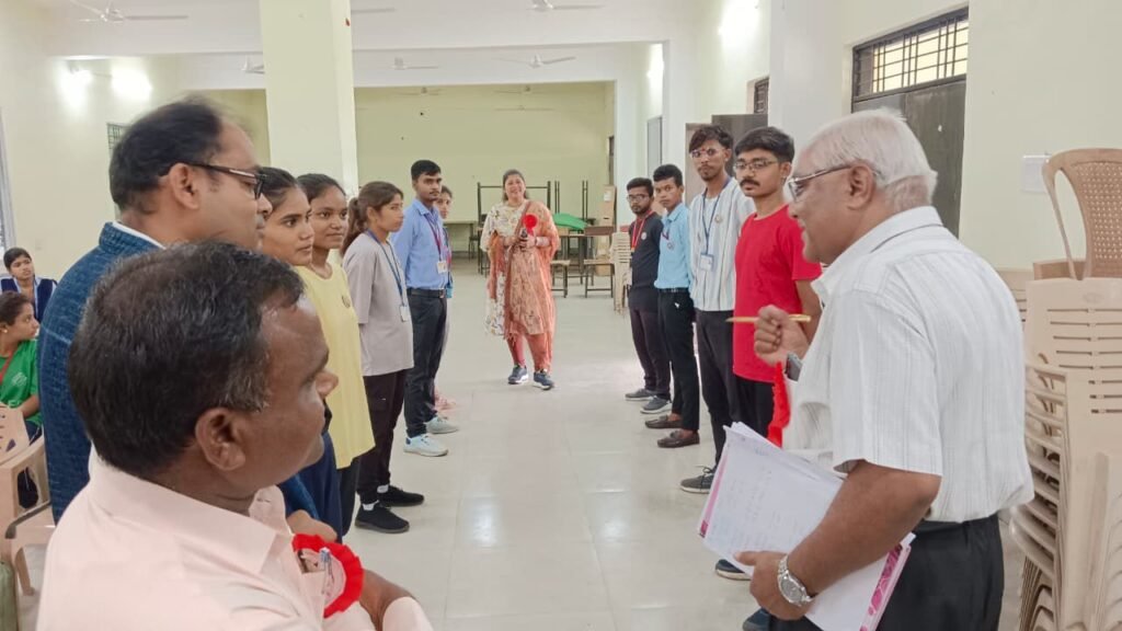 दिल्ली की गणतंत्र दिवस की मुख्य परेड के लिए हुई चयन चयन प्रक्रिया, शक्ति के शासकीय क्रांति कुमार महाविद्यालय के NSS के विद्यार्थीयो का शहीद नंद कुमार पटेल विश्वविद्यालय के लिए हुआ चयन, 4 सितंबर को चयन कमेटी के सदस्यों के बीच हुई प्रक्रिया, बड़ी ही कठिन प्रक्रियाओं से गुजरना होता है प्रतिभागियों को kshititech