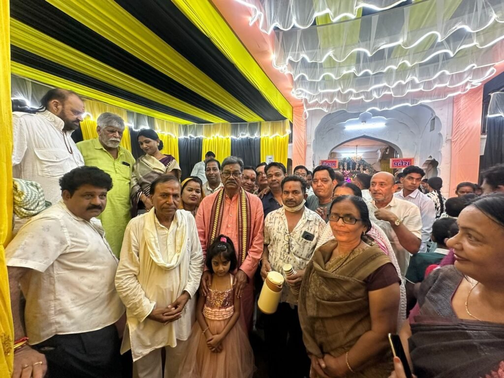 बप्पा के दरबार में पहुंचे महंत- नेता प्रतिपक्ष महंत ने बाराद्वार पहुंचकर करी विध्न विनायक गणेश जी की पूजा अर्चना, शहर के गणेश पंडालो में भी पहुंचे महंत जी बप्पा के दरबार में पहुंचे महंत- नेता प्रतिपक्ष महंत ने बाराद्वार पहुंचकर करी विध्न विनायक गणेश जी की पूजा अर्चना, शहर के गणेश पंडालो में भी पहुंचे महंत जी kshititech