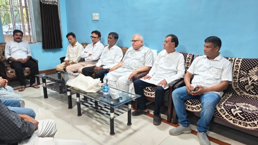 नैला जांजगीर पहुंचे राष्ट्रीय अल्पसंख्यक आयोग के सदस्य प्रकाश मोदी, केंद्र सरकार द्वारा चलाई जा रही योजनाओं की दी जानकारी,नैला के समाजसेवी सुशील जैन भी रहे मौजूद, सुशील जैन ने जैन समाज के लिए भवन एवं गौशाला हेतु जमीन उपलब्ध कराने का किया आग्रह kshititech