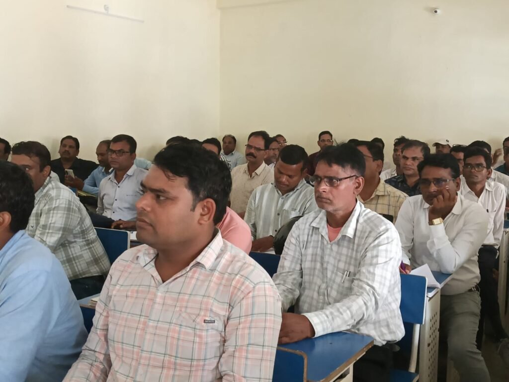 स्कूलों में स्वच्छता का रखना होगा अब ध्यान- शक्ति जिले में सरकारी स्कूलों को कैसे रखा जाए स्वच्छ, स्वच्छ हरित विद्यालय रेटिंग पर जिला शिक्षा अधिकारी के मार्गदर्शन में संपन्न हुई कार्यशाला, चारों विकासखंडो के शिक्षा अधिकारी रहे मौजूद, स्वच्छ हरित विद्यालय के जिला नोडल अधिकारी सुरेश कुमार जायसवाल ने दी जानकारी kshititech