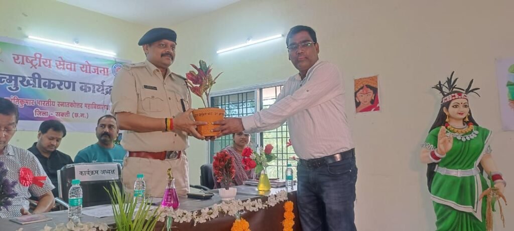 रासेयो अनुशासन और सेवा की मिसाल-हरीश यादव एडिशनल एसपी, नगर पालिका अध्यक्ष श्याम सुंदर अग्रवाल ने कहा- रासेयों के विद्यार्थी बड़ी-बड़ी विपदाओं में भी जान की परवाह किए बिना ही राहत पहुंचाने में रहते हैं अग्रणी, शासकीय क्रांति कुमार महाविद्यालय में हुआ प्रमाण पत्र वितरण का कार्यक्रम, नगर पालिका अध्यक्ष ने रासेयों संगठन को दिया टेंट का सेटअप रासेयो अनुशासन और सेवा की मिसाल-हरीश यादव एडिशनल एसपी, नगर पालिका अध्यक्ष श्याम सुंदर अग्रवाल ने कहा- रासेयों के विद्यार्थी बड़ी-बड़ी विपदाओं में भी जान की परवाह किए बिना ही राहत पहुंचाने में रहते हैं अग्रणी, शासकीय क्रांति कुमार महाविद्यालय में हुआ प्रमाण पत्र वितरण का कार्यक्रम, नगर पालिका अध्यक्ष ने रासेयों संगठन को दिया टेंट का सेटअप kshititech