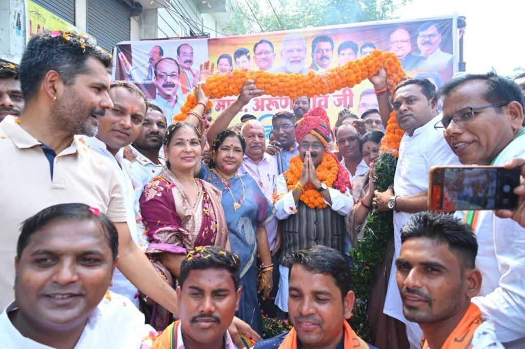 जांजगीर के सुल्तानिया परिवार सहित भाजपा नेताओं ने किया उप मुख्यमंत्री अरुण साव का जोरदार पूर्व जिला उपाध्यक्ष अमर सुल्तानिया ने कहा- अरुण साव जी के नेतृत्व में प्रदेश के विकास को मिल रही नई दिशा, स्वागत के लिए उमड़ा कार्यकर्ताओं का सैलाब, स्वागत से अभिभूत डिप्टी सीएम ने कहा- आभारी हूं जांजगीर वासियो का kshititech