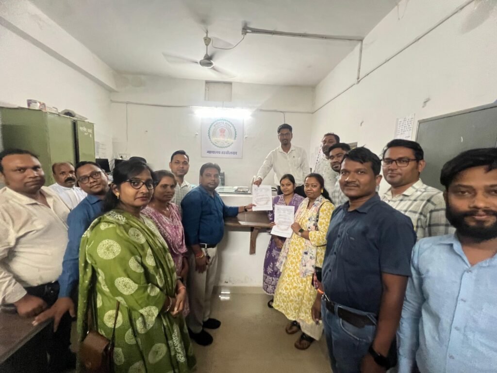 कृषि अधिकारी भी जाएंगे आंदोलन की राह पर- छत्तीसगढ़ कृषि स्नातक शासकीय कृषि अधिकारी संघ के ग्रामीण कृषि विस्तार अधिकारियों ने अपनी विभिन्न मांगों को लेकर प्रदेश के मुख्यमंत्री एवं कृषि मंत्री के नाम सक्षम अधिकारियों को सौपा ज्ञापन, 23 सितंबर को होगा एक दिवसीय आंदोलन kshititech