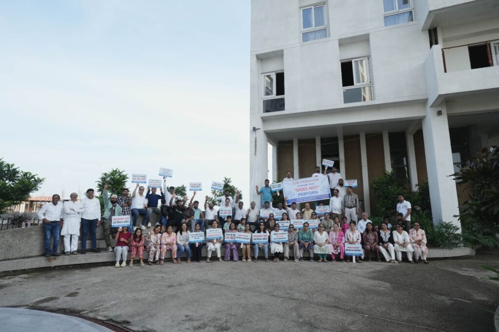 रायपुर में बिल्डर की मनमानी के खिलाफ सड़कों पर उतर गए नागरिक, पार्क साइड कॉलोनी के नागरिकों ने लगाया बिल्डर पर आरोप, पार्कसाइड- बेवकूफ बनाना बंद करो रायपुर में बिल्डर की मनमानी के खिलाफ सड़कों पर उतर गए नागरिक, पार्क साइड कॉलोनी के नागरिकों ने लगाया बिल्डर पर आरोप, पार्कसाइड- बेवकूफ बनाना बंद करो kshititech