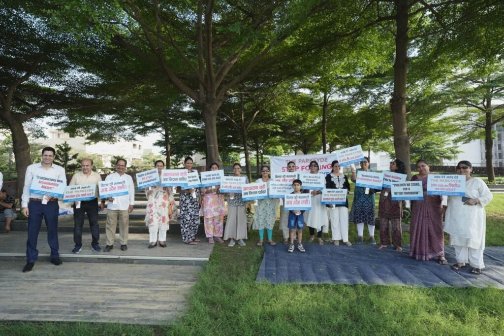 रायपुर में बिल्डर की मनमानी के खिलाफ सड़कों पर उतर गए नागरिक, पार्क साइड कॉलोनी के नागरिकों ने लगाया बिल्डर पर आरोप, पार्कसाइड- बेवकूफ बनाना बंद करो रायपुर में बिल्डर की मनमानी के खिलाफ सड़कों पर उतर गए नागरिक, पार्क साइड कॉलोनी के नागरिकों ने लगाया बिल्डर पर आरोप, पार्कसाइड- बेवकूफ बनाना बंद करो kshititech