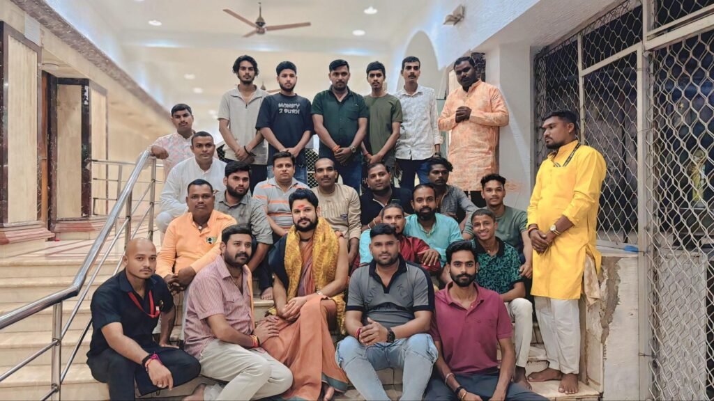 सुप्रसिद्ध कथा वाचक युवराज पांडे जी का हुआ चंद्रपुर आगमन, मां चंद्रहासिनी मंदिर  में पूजा अर्चना कर श्रद्धालु भक्त जनों से की भेंट kshititech