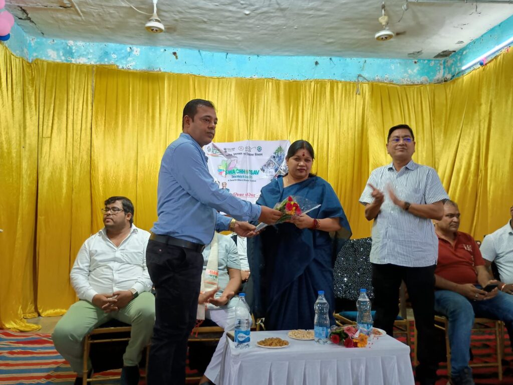 नगर पालिका शक्ति ने 17 सितंबर को किया स्वच्छता ही सेवा पखवाड़े का शुभारंभ, सांसद कमलेश जांगड़े एवं नगर पालिका अध्यक्ष श्याम सुंदर अग्रवाल रहे मौजूद नगर पालिका शक्ति ने 17 सितंबर को किया स्वच्छता ही सेवा पखवाड़े का शुभारंभ, सांसद कमलेश जांगड़े एवं नगर पालिका अध्यक्ष श्याम सुंदर अग्रवाल रहे मौजूद kshititech
