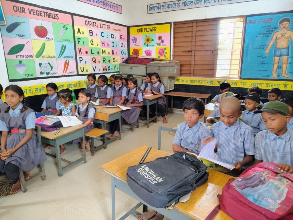 घर बैठे बैंक दे रही आपको लोन- भारतीय स्टेट बैंक शक्ति शाखा ने किया लोन मेले का आयोजन, मौके पर ही करोड़ों रुपए के लोन हुए स्वीकृत, शक्ति जिले में प्रधानमंत्री उज्जवला गैस योजना से लाभान्वित हो रही महिलाएं, युक्ति करण प्रक्रिया से स्कूलों में गुणवत्तापूर्ण शिक्षा हो रही उपलब्ध kshititech