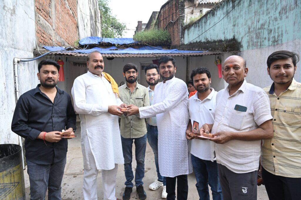 एक ईंट-एक रुपये लेकर अग्रसेन जयंती समिति के सदस्य पहुंचे एक-एक घर तक,पहुंचाया अग्रसेन जी का संदेश, शक्ति में जयंती समिति के सदस्यों की अनुकरणीय पहल की हो रही प्रशंसा, शोभा यात्रा सहित महोत्सव में सह परिवार पहुंचने का दिया गया निमंत्रण, 19 सितंबर को म्यूजिकल हौजी प्रतियोगिता का आनंद लिया समाज बंधुओ ने एक ईंट-एक रुपये लेकर अग्रसेन जयंती समिति के सदस्य पहुंचे एक-एक घर तक,पहुंचाया अग्रसेन जी का संदेश, शक्ति में जयंती समिति के सदस्यों की अनुकरणीय पहल की हो रही प्रशंसा, शोभा यात्रा सहित महोत्सव में सह परिवार पहुंचने का दिया गया निमंत्रण, 19 सितंबर को म्यूजिकल हौजी प्रतियोगिता का आनंद लिया समाज बंधुओ ने kshititech