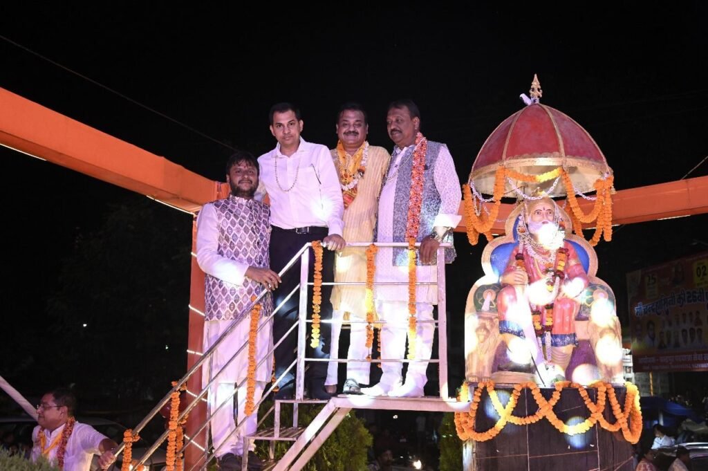 शक्ति में बड़े ही उत्साह के साथ मनाया गया अग्रसेन जयंती महोत्सव, भारी बारिश के बावजूद समाज बंधुओ के उत्साह से निकली ऐतिहासिक शोभायात्रा, जगह-जगह विभिन्न समाजों ने भी किया स्वागत शक्ति में बड़े ही उत्साह के साथ मनाया गया अग्रसेन जयंती महोत्सव, भारी बारिश के बावजूद समाज बंधुओ के उत्साह से निकली ऐतिहासिक शोभायात्रा, जगह-जगह विभिन्न समाजों ने भी किया स्वागत kshititech