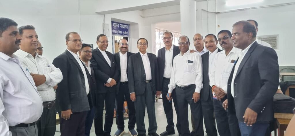 स्टेट बार काउंसिल चुनाव में प्रबल दावेदारी कर रहे सूरजपुर के अनिल कुमार गोयल,40 वर्षों से अधिवक्ता पेशे से जुड़े हुए अनिल, जिला अधिवक्ता संघ के भी रह चुके हैं अध्यक्ष, प्रत्येक जिलों में जनसंपर्क के साथ ही 25 सितंबर को शक्ति में भी करेंगे अधिवक्ता सदस्यों से संपर्क, अधिवक्ता सदस्यों के कल्याण हेतु सकारात्मक सोच के साथ काम करेंगे अनिल कुमार गोयल kshititech