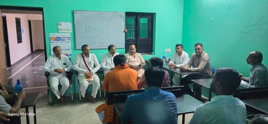 24 सितंबर को संपन्न हुई समान नागरिक संहिता को लेकर संचालन समिति की बैठक, शहर के आईसेक्ट कंप्यूटर सेंटर में हुआ बैठक का आयोजन, पूर्व भाजपा जिला अध्यक्ष कृष्णकांत चंद्रा भी रहे मौजूद kshititech