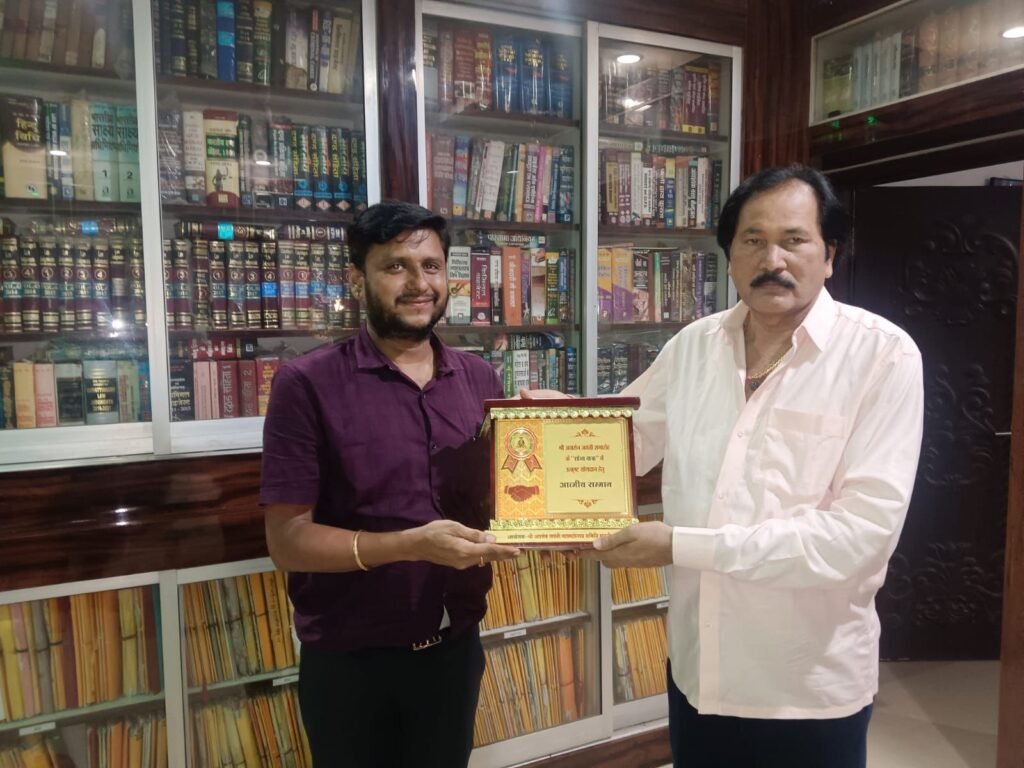 शोभा यात्रा का स्वागत करने वाले बंधुओ के घर पहुंच कर अग्रसेन जयंती समिति शक्ति ने किया उनका सम्मान kshititech