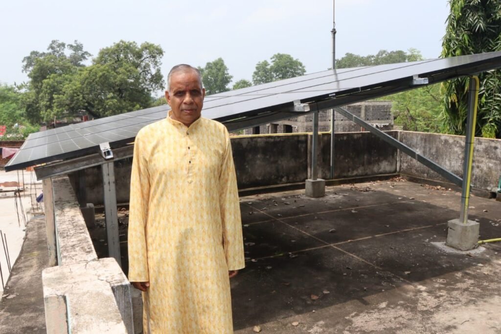 गांव में भी रक्तदान को लेकर जागरूकता, शक्ति जिले के स्वास्थ्य विभाग की जागरूकता से पीहरीद के आरोग्य मंदिर में 33 लोगों ने किया रक्तदान, गांधी जयंती पर शक्ति जिले में नहीं मिलेगी शराब, शासन ने किया शुष्क दिवस घोषित, पीएम सूर्य घर योजना का लाभ ले रहे सेवानिवृत्ति सरकारी कर्मचारी गांव में भी रक्तदान को लेकर जागरूकता, शक्ति जिले के स्वास्थ्य विभाग की जागरूकता से पीहरीद के आरोग्य मंदिर में 33 लोगों ने किया रक्तदान, गांधी जयंती पर शक्ति जिले में नहीं मिलेगी शराब, शासन ने किया शुष्क दिवस घोषित, पीएम सूर्य घर योजना का लाभ ले रहे सेवानिवृत्ति सरकारी कर्मचारी kshititech