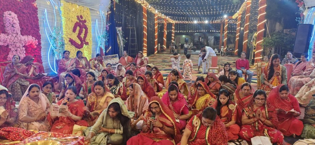 लगे दादी जी के जयकारे- शक्ति के दुर्गा पंडाल में हुआ रानी सती दादी जी का मंगल पाठ, सैकड़ो दादी भक्त महिलाओं ने करी पूजा अर्चना, मां जगदंबे की आराधना के साथ ही दादी जी की भी आराधना की महिलाओं ने, महामाया दुर्गा उत्सव समिति ने किया था आयोजन kshititech