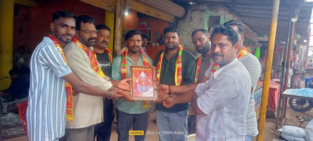 20000 देवी भक्तों ने करी चंद्रहासिनी देवी की पदयात्रा, 25 सितंबर को शक्ति से निकली चंद्रपुर पदयात्रा का जगह-जगह हुआ जोरदार स्वागत, श्री चंद्रपुर पदयात्रा सेवा समिति ने किया था आयोजन, पूरे छत्तीसगढ़ की सबसे बड़ी पदयात्रा है चंद्रपुर पदयात्रा kshititech