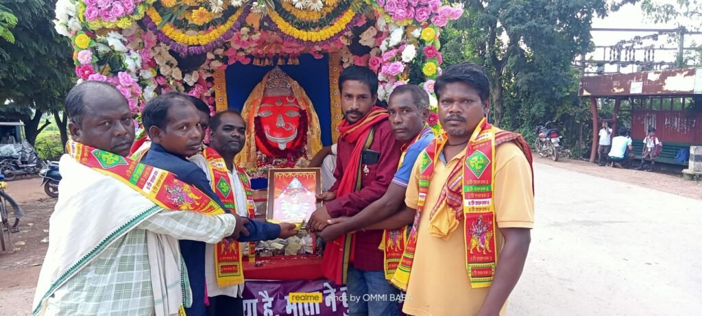 20000 देवी भक्तों ने करी चंद्रहासिनी देवी की पदयात्रा, 25 सितंबर को शक्ति से निकली चंद्रपुर पदयात्रा का जगह-जगह हुआ जोरदार स्वागत, श्री चंद्रपुर पदयात्रा सेवा समिति ने किया था आयोजन, पूरे छत्तीसगढ़ की सबसे बड़ी पदयात्रा है चंद्रपुर पदयात्रा kshititech