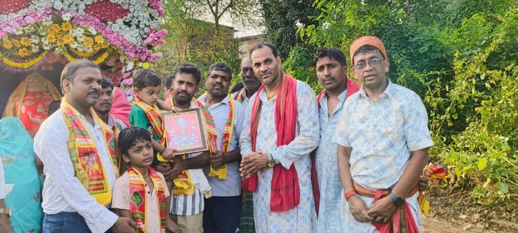 20000 देवी भक्तों ने करी चंद्रहासिनी देवी की पदयात्रा, 25 सितंबर को शक्ति से निकली चंद्रपुर पदयात्रा का जगह-जगह हुआ जोरदार स्वागत, श्री चंद्रपुर पदयात्रा सेवा समिति ने किया था आयोजन, पूरे छत्तीसगढ़ की सबसे बड़ी पदयात्रा है चंद्रपुर पदयात्रा kshititech