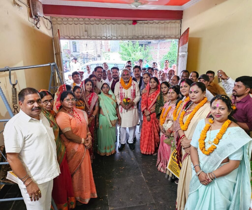 साहू समाज के प्रदेश अध्यक्ष का बाराद्वार में तहसील अध्यक्ष रूपनारायण साहू के निवास पर हुआ जोरदार स्वागत कार्यक्रम, समाज की महिलाओं ने भी किया अपने नव निर्वाचित प्रदेश अध्यक्ष का स्वागत साहू समाज के प्रदेश अध्यक्ष का बाराद्वार में तहसील अध्यक्ष रूपनारायण साहू के निवास पर हुआ जोरदार स्वागत कार्यक्रम, समाज की महिलाओं ने भी किया अपने नव निर्वाचित प्रदेश अध्यक्ष का स्वागत kshititech