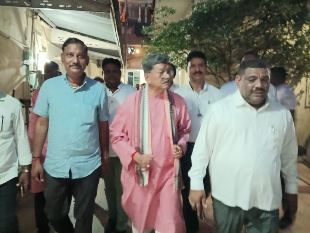 महंत दंपति पहुंचे शक्ति के महामाई मंदिर में,टेका मत्था,क्षेत्र की सुख समृद्धि की करी कामना, पंडित रिंकू शर्मा और पंडित अभिषेक शर्मा ने करवाई पूजा अर्चना, कांग्रेस जिला अध्यक्ष के निवास पर भी पहुंचे महंत दंपत्ति, स्वर्गीय सतीश जायसवाल के निधन पर दी श्रद्धांजलि महंत दंपति पहुंचे शक्ति के महामाई मंदिर में,टेका मत्था,क्षेत्र की सुख समृद्धि की करी कामना, पंडित रिंकू शर्मा और पंडित अभिषेक शर्मा ने करवाई पूजा अर्चना, कांग्रेस जिला अध्यक्ष के निवास पर भी पहुंचे महंत दंपत्ति, स्वर्गीय सतीश जायसवाल के निधन पर दी श्रद्धांजलि kshititech