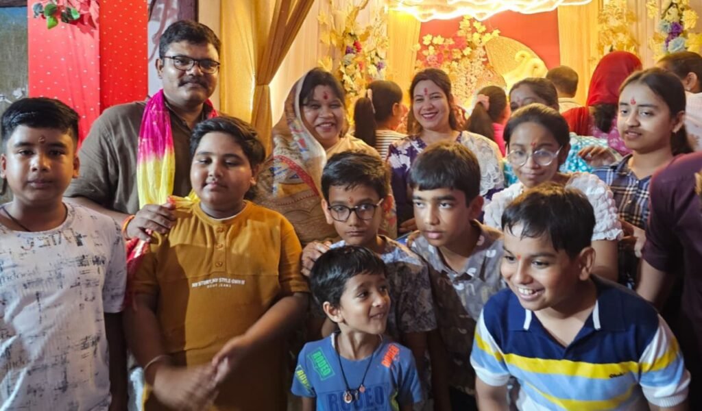 01 सितंबर को बाराद्वार में चल रहे गणेश मेले में गणपति बप्पा का आशीर्वाद लेने पहुंची सांसद कमलेश जांगड़े, सांसद प्रतिनिधि अमित कलानोरिया ने बताया- बाराद्वार का गणेश मेला पूरे प्रदेश में प्रसिद्ध 01 सितंबर को बाराद्वार में चल रहे गणेश मेले में गणपति बप्पा का आशीर्वाद लेने पहुंची सांसद कमलेश जांगड़े, सांसद प्रतिनिधि अमित कलानोरिया ने बताया- बाराद्वार का गणेश मेला पूरे प्रदेश में प्रसिद्ध kshititech