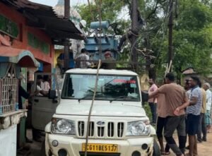 ग्रामीणों ने कहा, धन्यवाद खिलावन जी- पूर्व विधायक की सक्रियता- खबर मिलते ही शक्ति विधानसभा के तीन गांव में लगवाए नए ट्रांसफार्मर,विद्युत ट्रांसफार्मर खराब होने से उपभोक्ता हो रहे थे परेशान, क्षेत्र वासियों ने किया डॉक्टर खिलावन साहू का धन्यवाद, जनता ने नहीं दिया दोबारा मौका, किंतु इसके बावजूद सतत रूप से काम कर रहे क्षेत्र के विकास के लिए ग्रामीणों ने कहा, धन्यवाद खिलावन जी- पूर्व विधायक की सक्रियता- खबर मिलते ही शक्ति विधानसभा के तीन गांव में लगवाए नए ट्रांसफार्मर,विद्युत ट्रांसफार्मर खराब होने से उपभोक्ता हो रहे थे परेशान, क्षेत्र वासियों ने किया डॉक्टर खिलावन साहू का धन्यवाद, जनता ने नहीं दिया दोबारा मौका, किंतु इसके बावजूद सतत रूप से काम कर रहे क्षेत्र के विकास के लिए kshititech