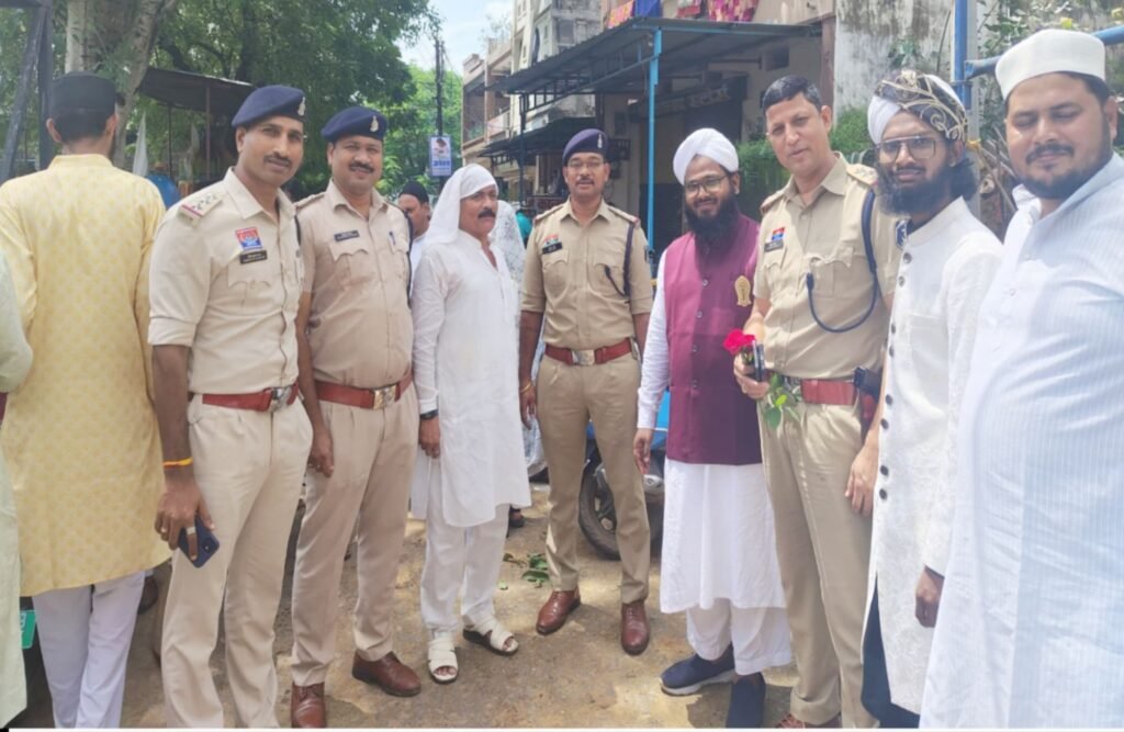 शक्ति शहर में मुस्लिम समाज का निकला ईद मिलादुन्नबी पर्व,पर भव्य जुलूस, शहर के जामा मस्जिद में भी एकत्रित हुए समाज बंधु, मक्का मदीना की झांकियां भी रही जुलूस का प्रमुख आकर्षण, शक्ति पुलिस की रही तगड़ी सुरक्षा व्यवस्था kshititech