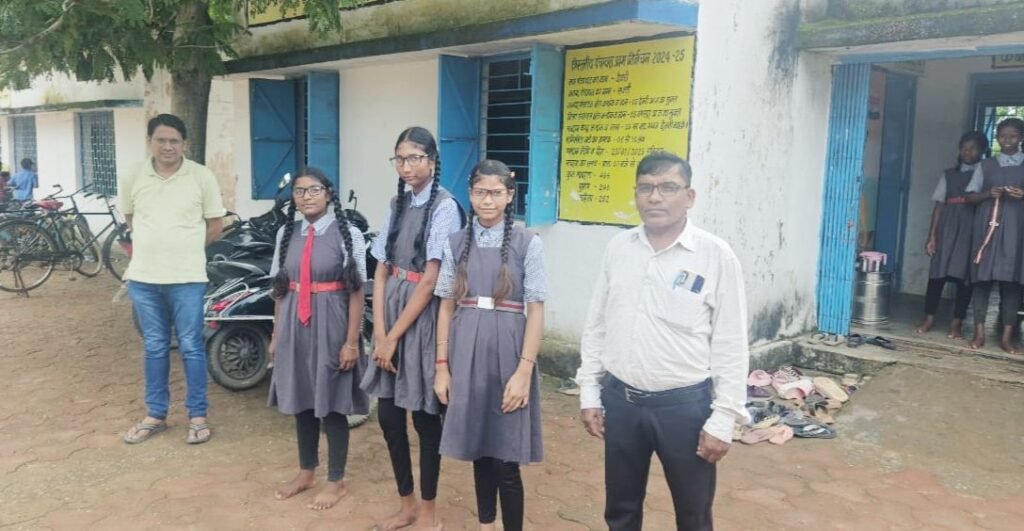 शक्ति जिला, स्वास्थ जिले की ओर अग्रसर- स्वस्थ नारी, सशक्त परिवार, शक्ति जिले में स्वास्थ्य विभाग ने करी अनुकरणीय पहल,पूरे जिले में सरकारी अस्पतालों में चलेगा 17 सितंबर से 2 अक्टूबर तक विशेष अभियान, स्वास्थ्य विभाग ने सरकारी स्कूलों में किया नेत्र जांच पखवाड़े का आयोजन, स्कूली बच्चों की आंखों की जा रही है कलेक्टर तोपनो साहब के दिशा निर्देशन एवं CMHO पूजा अग्रवाल के मार्गदर्शन में स्वास्थ्य विभाग सक्रिय, स्वास्थ्य महकमा अब नजर आएगा सामाजिक संस्थाओं की तरह जन सरोकार के कार्यों में भी सहभागी बनते kshititech