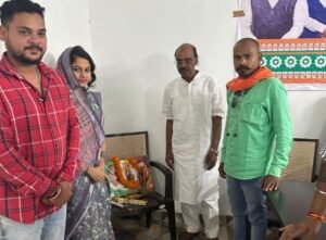 भाजपा शक्ति ग्रामीण मंडल की सेवा पखवाड़ा बैठक में पहुंचे पूर्व जिला उपाध्यक्ष रामअवतार अग्रवाल, श्री अग्रवाल ने कहा- मोदी जी के जन्मदिन से लेकर गांधी जी की जयंती तक हमें बूथ स्तर पर करने हैं सेवा के कार्य, मंडल अध्यक्ष पहलवान दास महंत भी रहे मौजूद kshititech