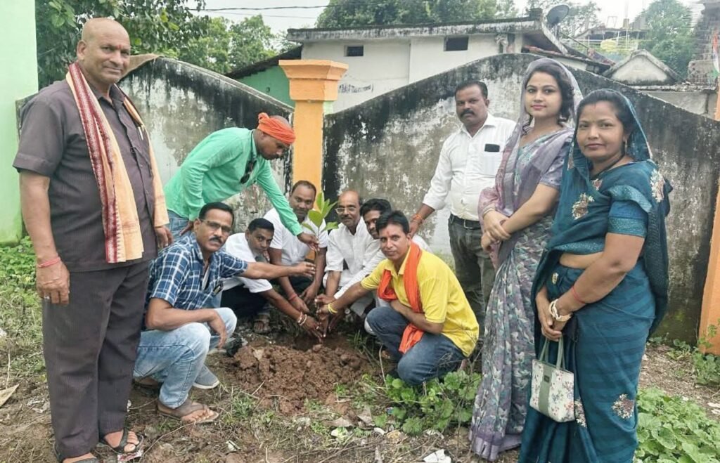 भाजपा शक्ति ग्रामीण मंडल की सेवा पखवाड़ा बैठक में पहुंचे पूर्व जिला उपाध्यक्ष रामअवतार अग्रवाल, श्री अग्रवाल ने कहा- मोदी जी के जन्मदिन से लेकर गांधी जी की जयंती तक हमें बूथ स्तर पर करने हैं सेवा के कार्य, मंडल अध्यक्ष पहलवान दास महंत भी रहे मौजूद kshititech