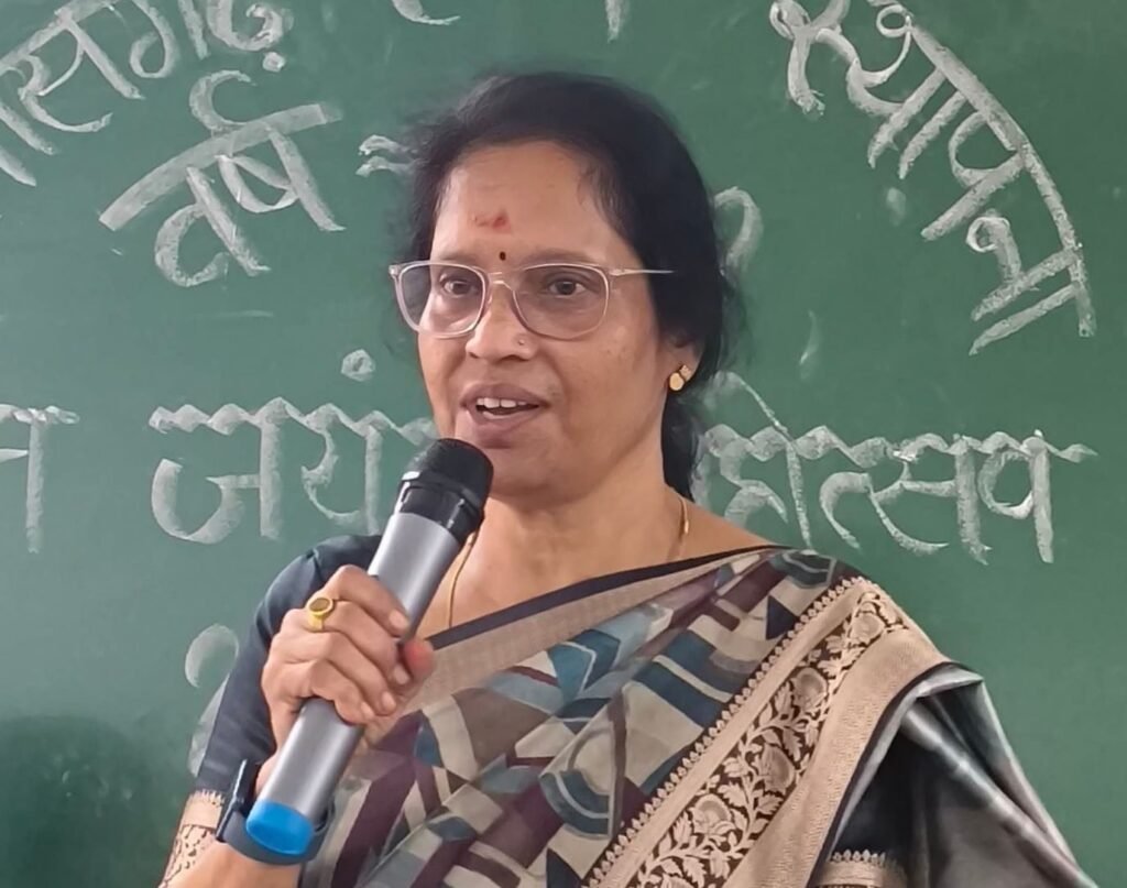 शक्ति के जेएलएन डिग्री कॉलेज में राज्य स्थापना की रजत जयंती पर हुए विभिन्न आयोजन, प्राचार्य डॉक्टर शालू पाहवा के मार्गदर्शन में संगोष्ठी का भी हुआ कार्यक्रम, प्रतिष्ठित साहित्यकार, समाजसेवी एवं विभिन्न संस्था प्रमुख भी रहे मौजूद प्राचार्य डॉक्टर शालू पाहवा ने कहा- छत्तीसगढ़ राज्य ने स्थापना के 25 वर्षों में पूरे देश में समृद्धशाली राज्य के रूप में बनाई अपनी पहचान kshititech