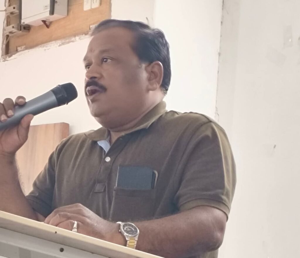 शक्ति के जेएलएन डिग्री कॉलेज में राज्य स्थापना की रजत जयंती पर हुए विभिन्न आयोजन, प्राचार्य डॉक्टर शालू पाहवा के मार्गदर्शन में संगोष्ठी का भी हुआ कार्यक्रम, प्रतिष्ठित साहित्यकार, समाजसेवी एवं विभिन्न संस्था प्रमुख भी रहे मौजूद प्राचार्य डॉक्टर शालू पाहवा ने कहा- छत्तीसगढ़ राज्य ने स्थापना के 25 वर्षों में पूरे देश में समृद्धशाली राज्य के रूप में बनाई अपनी पहचान kshititech