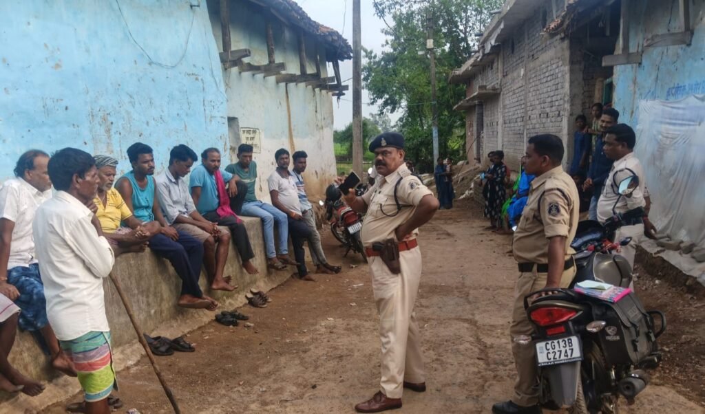 SP अंकिता शर्मा के निर्देशन में शक्ति जिले में पुलिस गांव-गांव में निकाल रही विश्वास यात्रा,आम जनता को जागरूकता के साथ ही संवाद स्थापित करने एवं पुलिस के प्रति विश्वास की भावना को मजबूत करने में जुटी है पुलिस, स्थानीय परिस्थितियों से भी अवगत हो रही पुलिस kshititech