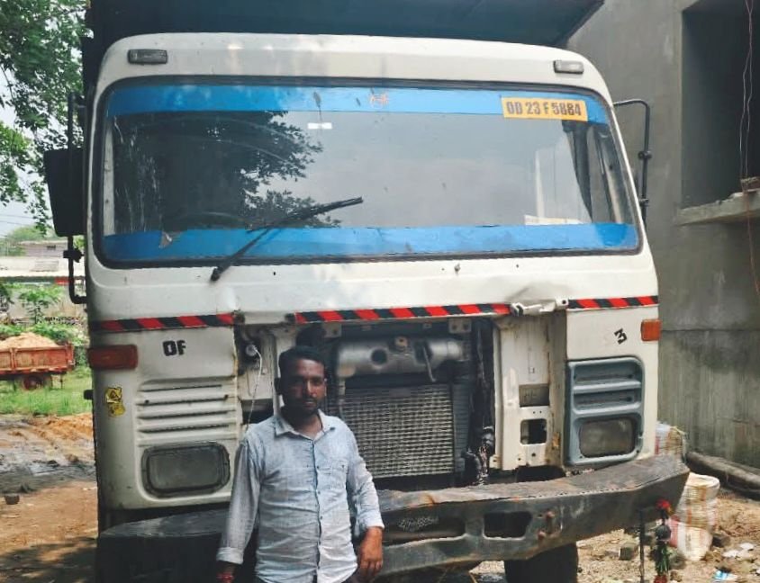 चंद्रपुर क्षेत्र में रेत के अवैध खनन पर खनिज विभाग ने फिर करी बड़ी कार्रवाई- 15 सितंबर को जिला खनिज विभाग ने छह वाहनों को किया जप्त, कलेक्टर के निर्देशन में हुई कार्यवाही,दो दिनों से लगातार हो रही कार्यवाही चंद्रपुर क्षेत्र में रेत के अवैध खनन पर खनिज विभाग ने फिर करी बड़ी कार्रवाई- 15 सितंबर को जिला खनिज विभाग ने छह वाहनों को किया जप्त, कलेक्टर के निर्देशन में हुई कार्यवाही,दो दिनों से लगातार हो रही कार्यवाही kshititech